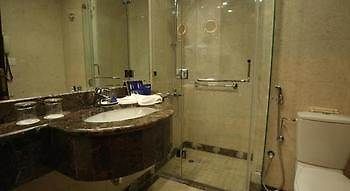 Rawdat Al Aqeeq Hotel Медина Екстериор снимка